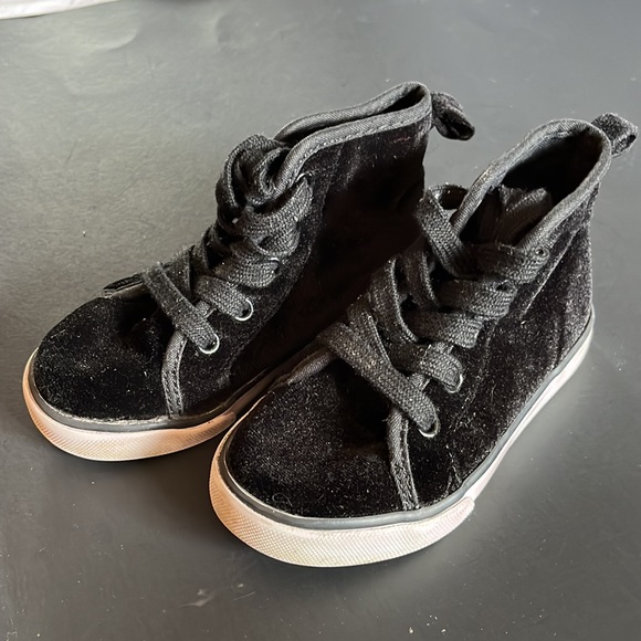 Gymboree boys size 8 boots. - Picture 3 of 3